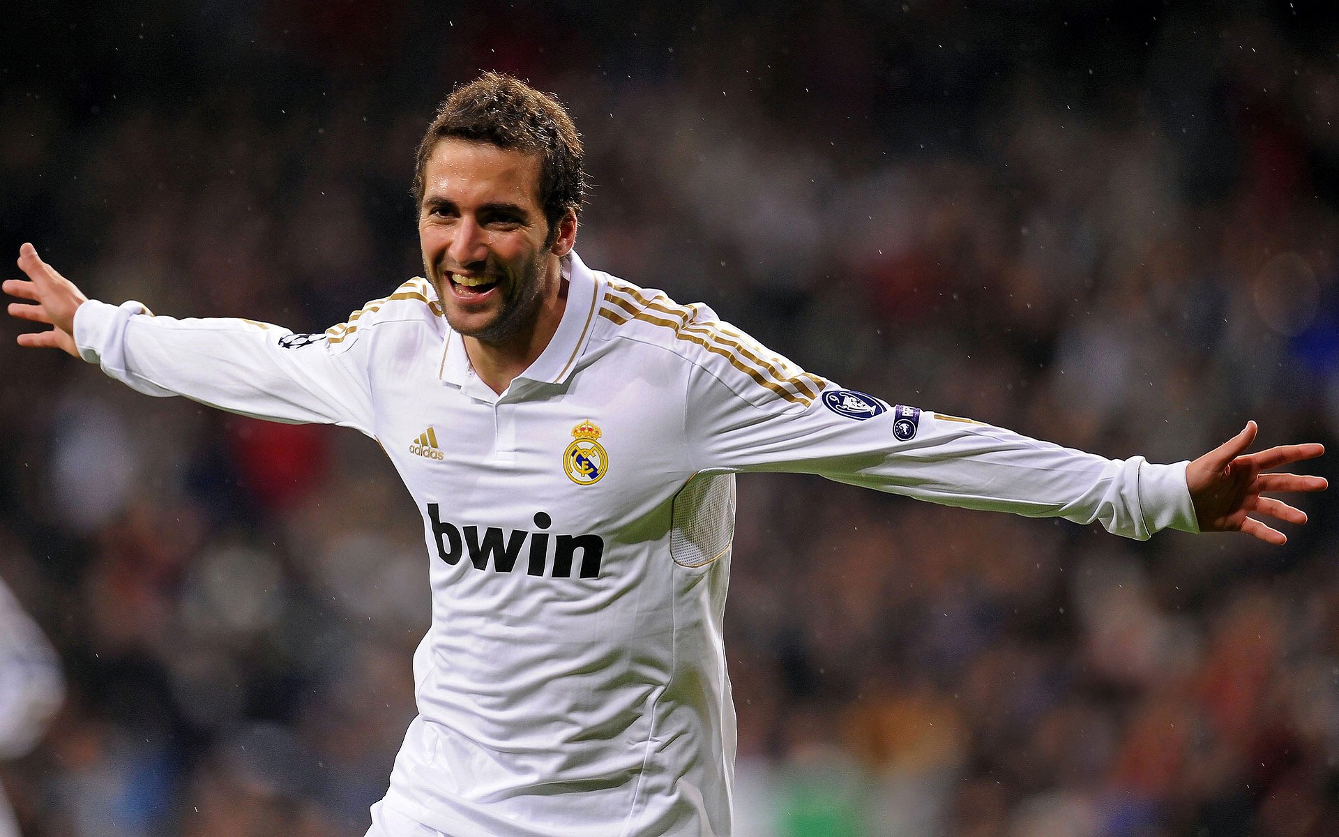 AIYOUXI.COM-阿伦·斯密斯：无与伦比的半场指挥官，塑造全黑队的进攻体系，斯密斯劳伦和ao斯密斯